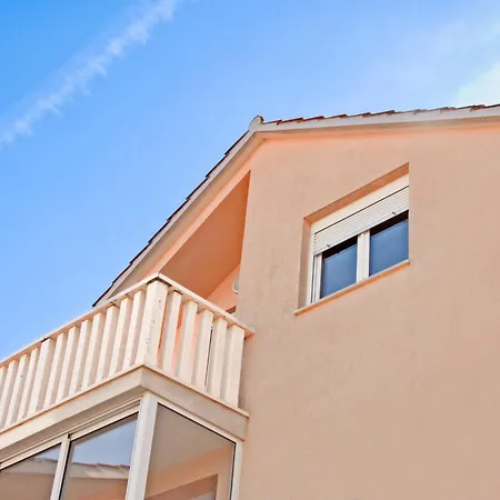 Apartment Navis