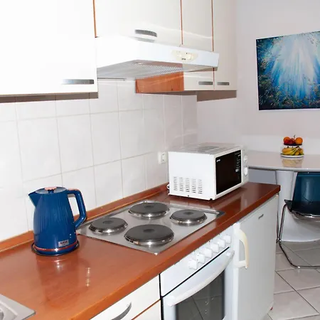 Navis Apartment *